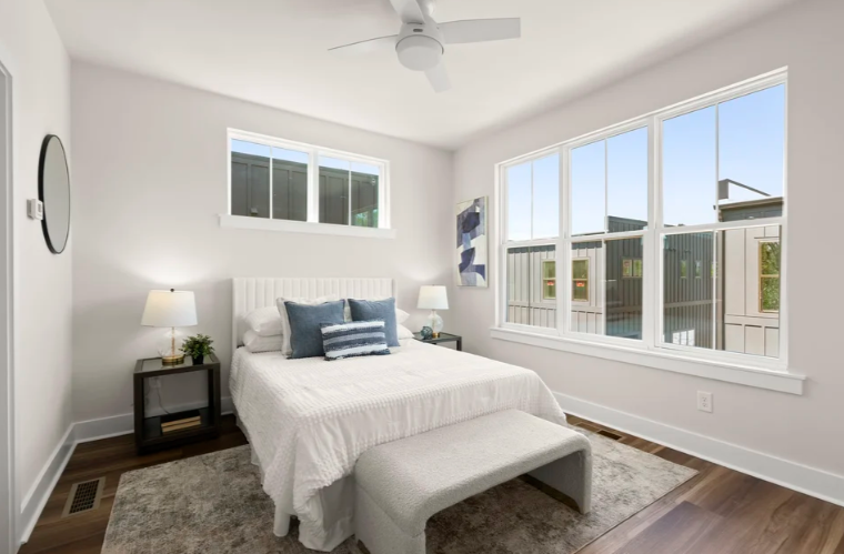 Second bedroom with natural light